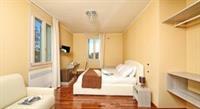 גרדונה ריביירה Atelier Hotel Classic מראה חיצוני תמונה